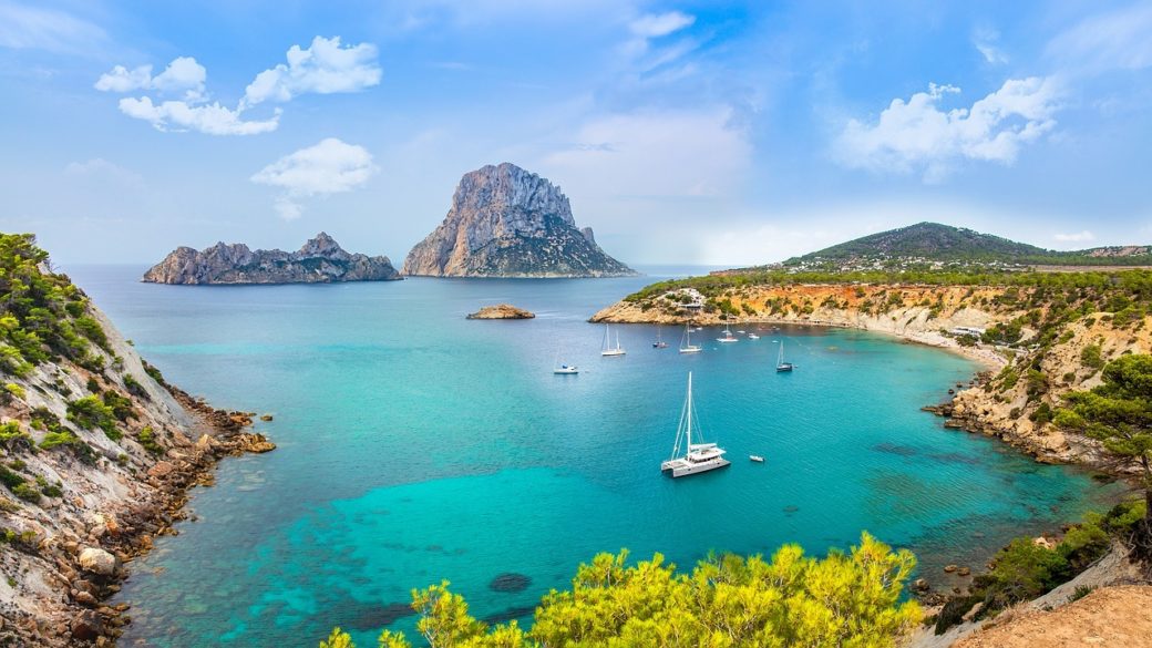 Tres rutas en bici por el Mediterráneo