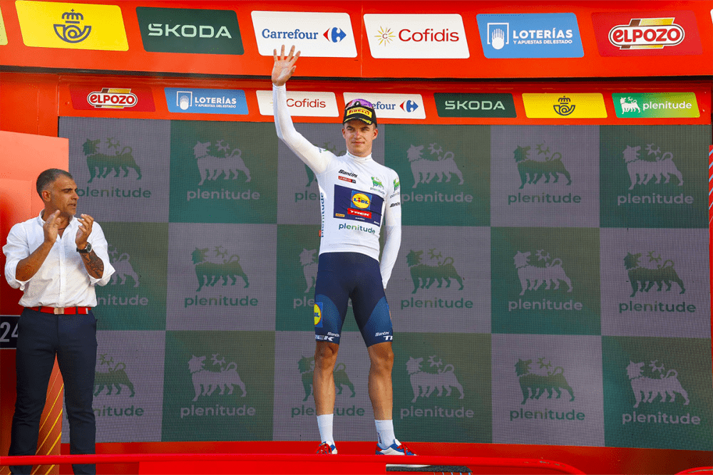 Un aficionado pone en peligro la carrera de Vacek en la segunda etapa de la Vuelta